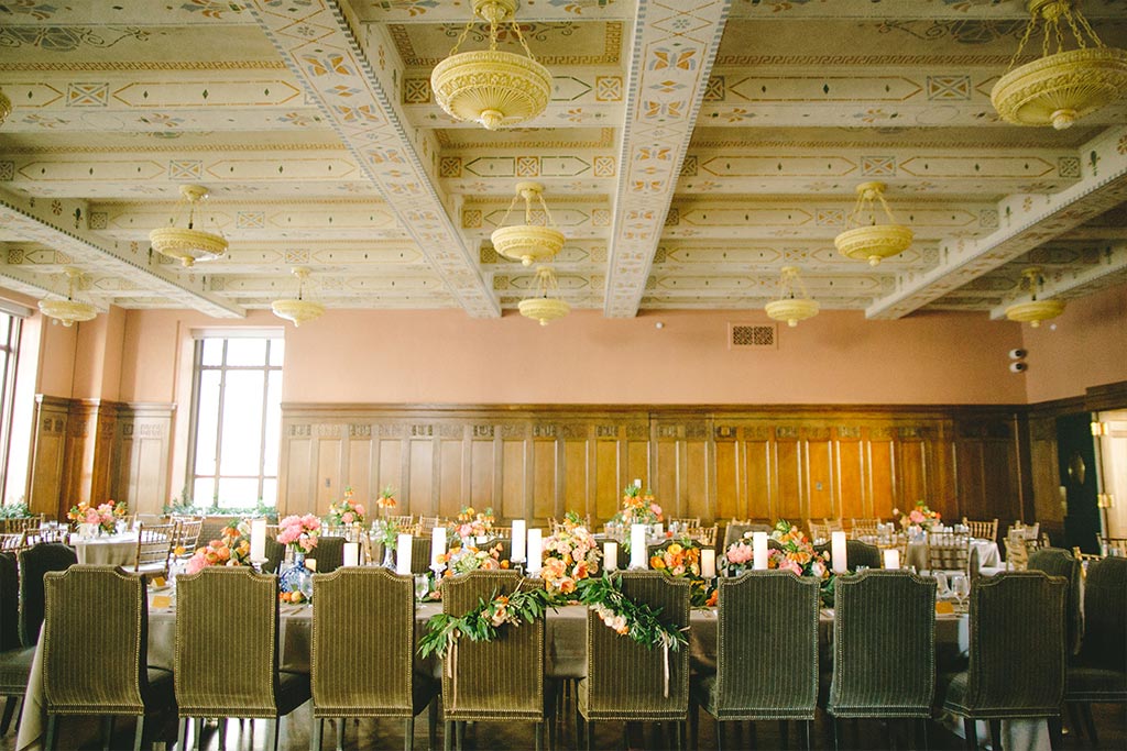 Long wedding head table at The Venue at 400 North Ervay courtroom reception