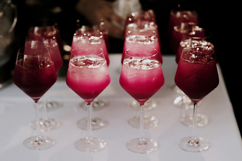 Raspberry lemonade pre wedding ceremony drinks